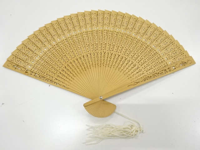JAPANESE KIMONO / ANTIQUE SANDALWOOD FAN